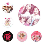 Twice Mina Momo Kpop Najnovije Modne ikone Igle Dekoracija znački Broševi Metalne značke za odjeću Dekoracija ruksaka 58 mm