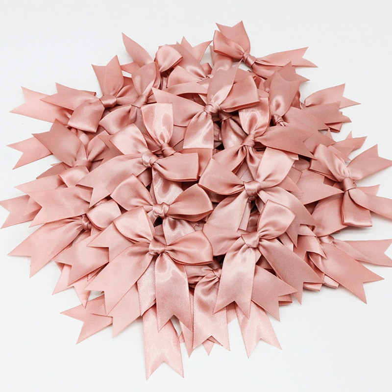 50gab. 85x85mm satīna lentes bantes Mezgls Amatniecības bantes rozā balts mazs puķu kaklasaite kāzu dekorācija bantīte DIY dzimšanas ballīte