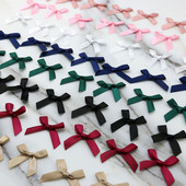 (50 gab./iepakojumā) 4*4cm svaigi rozā lentes bantītes maza izmēra satīna lentes bantītes ziedu rokdarbu dekorēšana roku darbs DIY ballīšu noformējums