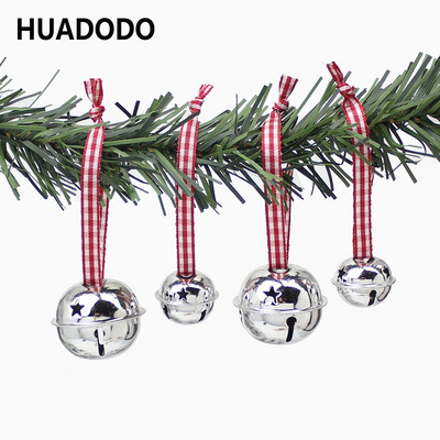HUADODO 6Pcs Christmas Jingle Bells Коледно дърво Висулки Орнаменти Подарък за коледни декорации Новогодишно парти Детски играчки