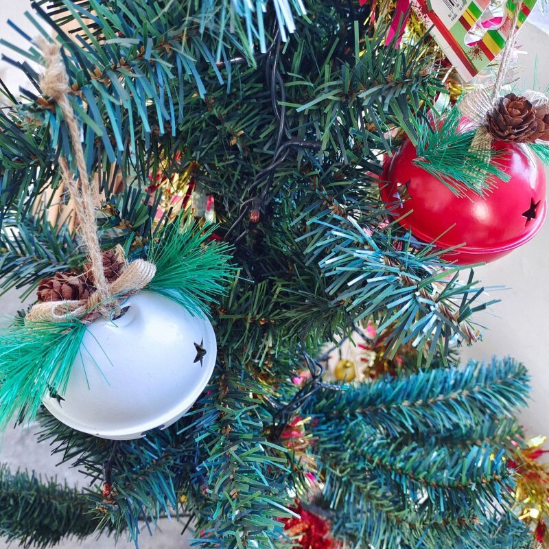 8 cm Crăciun Metal Jingle Bell Pom de Crăciun agățat frânghie de cânepă pandantiv ornament pentru petrecere acasă Festivalul de decorațiuni pentru brad de Crăciun