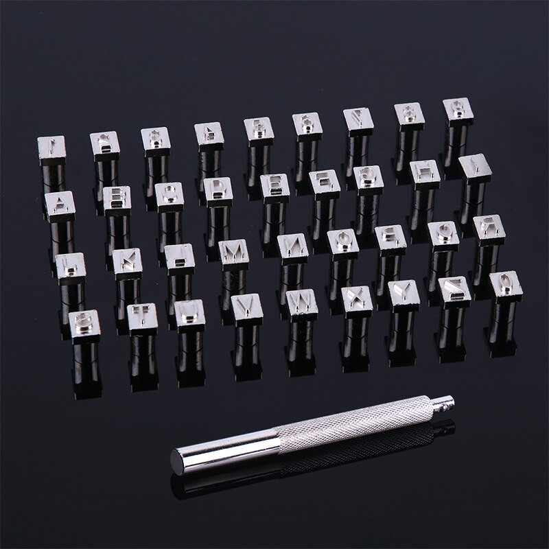 Nonvor 36 tk / komplekt tähestikuline kiri, nahast templikomplekt