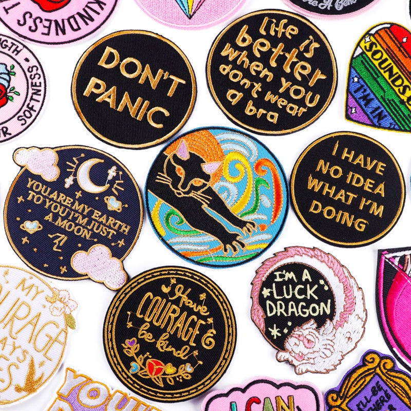 Rajzfilm hímzett foltok ruhákon Levél virágfolt rátét ruházat hőre ragasztó foltok ruházathoz matricák jelvények