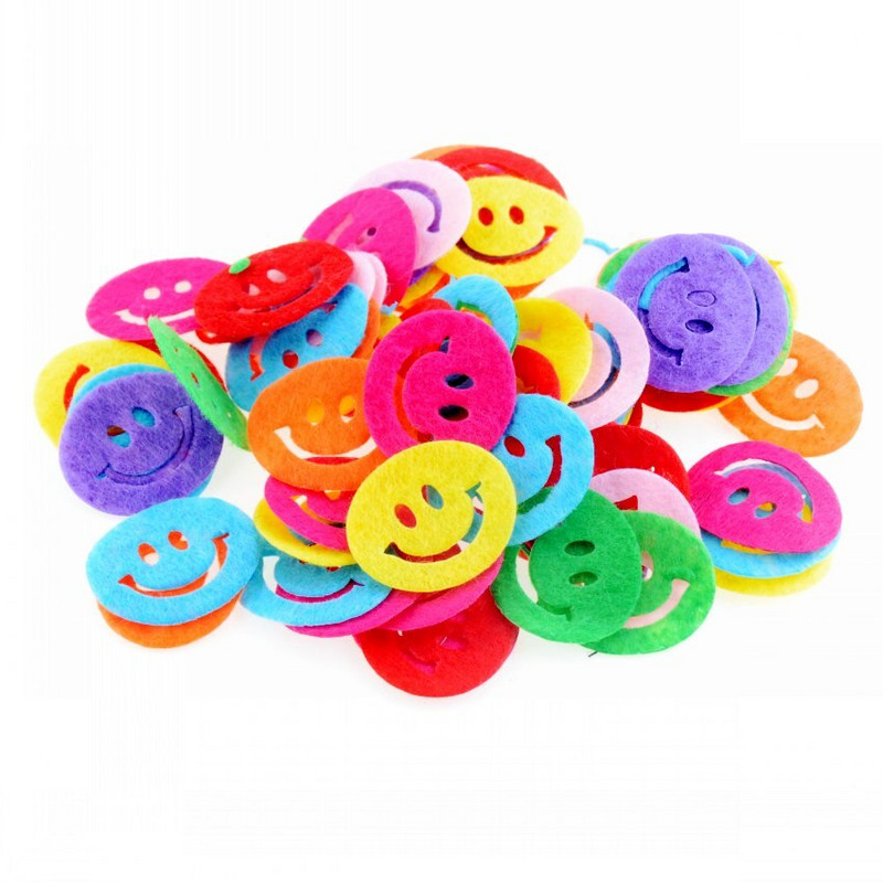 100 τμχ/παρτίδα Τυχαία Μικτά Χρώμα τσόχα πολλαπλών σχημάτων μπάλωμα απλικέ Felt scrapbooking Αυτοκόλλητο DIY Felt Pads