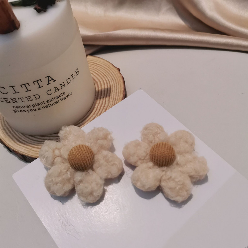 15 tk/partii 6,5 cm vildist plüüsist lilled polsterdatud aplikatsioonid isetegemise jaoks müts Riided säärised õmblustarbed peakatete kaunistusplaastrid