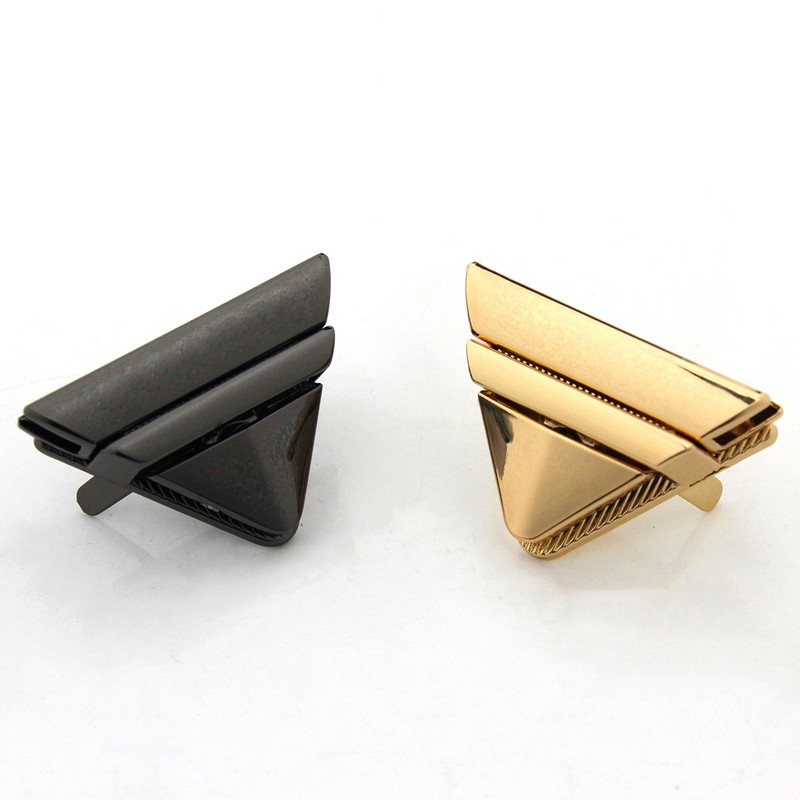 1kom Metalni trokut Press Lock Modni prekidač Brava za DIY torbicu Torbica Torbica Prtljaga Hardver Zatvaranje torbe Dijelovi Dodaci