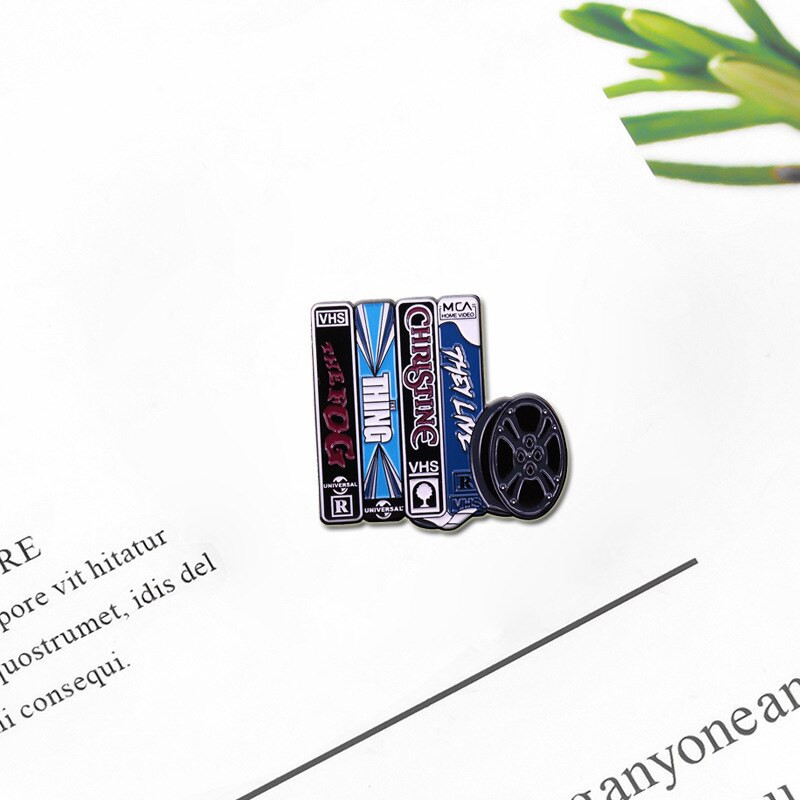 C1611 Õudusfilmi emailnõelad riiete jaoks Märgid seljakotil Reväärinõelad Kaunistus Kingitused Ehted Halloweeni aksessuaarid