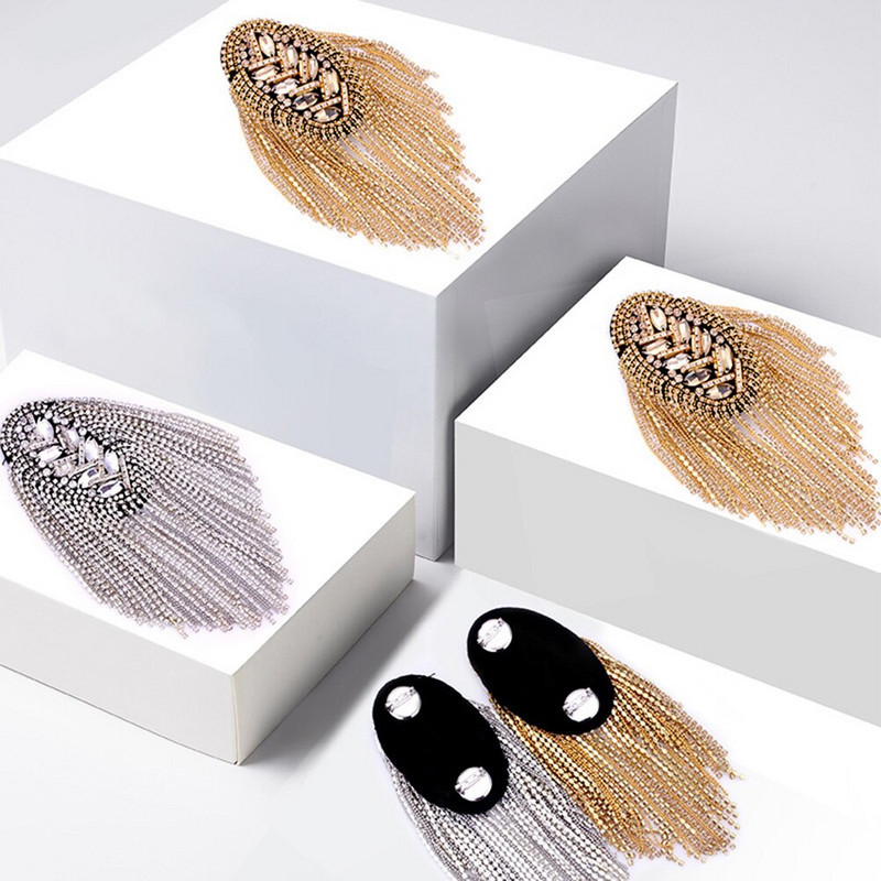 Strapcová retiazka, nárameník s kamienkami, strapcové nárameníky, kostýmové strapce, nárameníky s odznakom na ramene