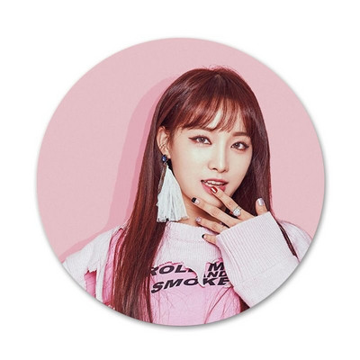 Sulli Singer Ikoonid Pins Märgi kaunistus Prossid Metallist rinnamärgid riiete jaoks Seljakoti kaunistus 58mm