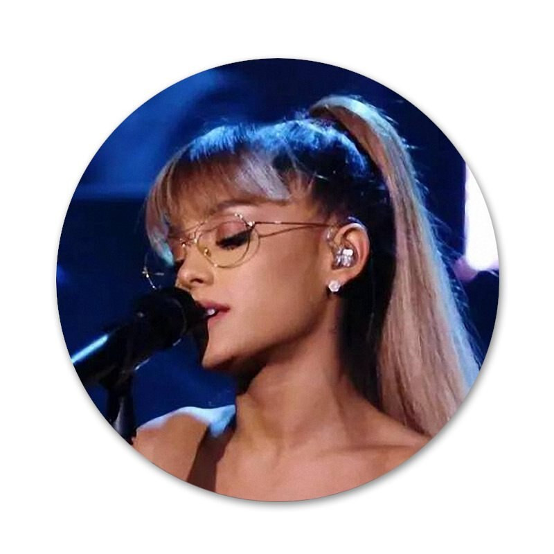 58 mm Ag Ariana Grande Cat Icons Pins Dekoracija znački Broševi Metalne značke za dekoraciju ruksaka