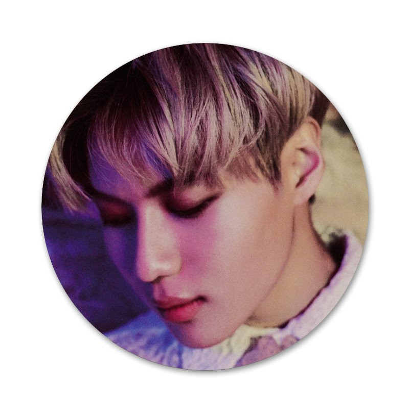 58 mm KPOP SHINee Taemin ikone igle broševi za ukrase znački metalne značke za ukrašavanje ruksaka