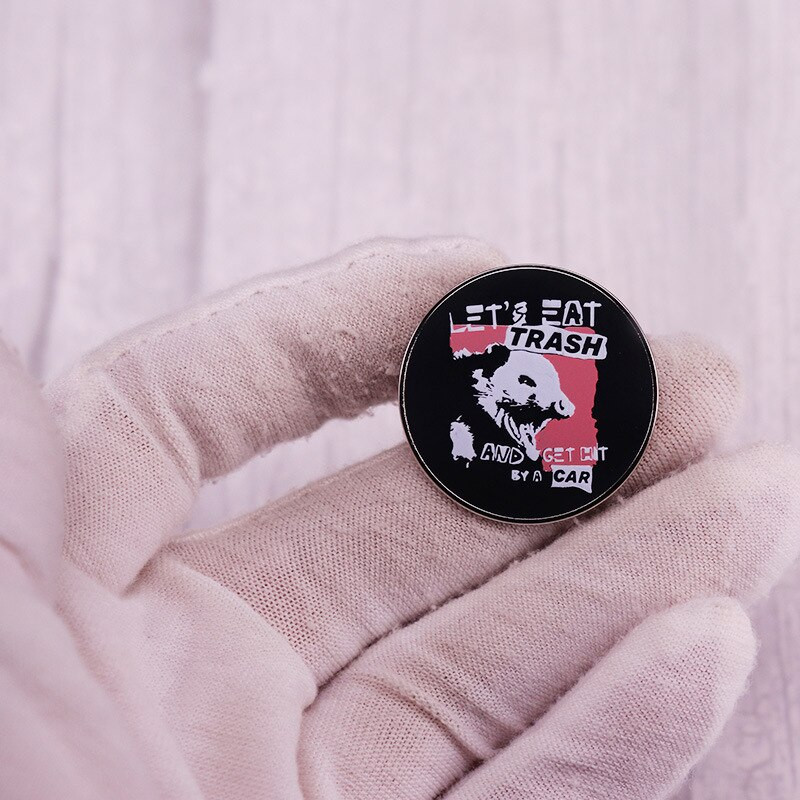 C2853 Awesome Possum σμάλτο καρφίτσα σακίδιο πλάτης Τσάντα καπέλο καρφίτσες πέτο Σήματα Αξεσουάρ ανδρικών κοσμημάτων μόδας