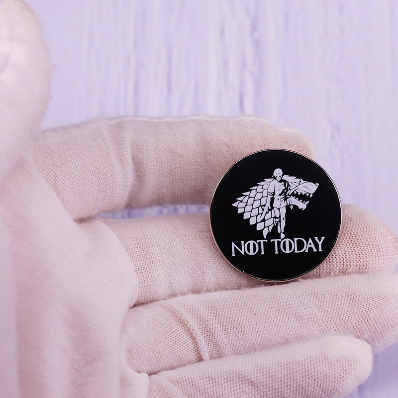 C2002 Not Today Filmi võlu Armsad emailnõelad Naiste meeste märgid seljakoti kaelarihmal Reväärinõelad Moeehted Kingitused