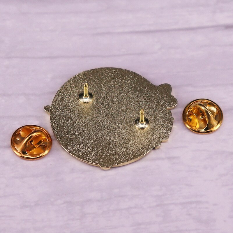 C1668 modna slatka mačka emajlirana igla japanske manga značke na ruksaku igle za revere ženski broš anime dodaci broševi