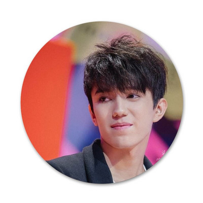 58 mm laulja Dimash Kudaibergen Ikoonid Pins Märgi kaunistus Prossid Metallist märgid seljakoti kaunistamiseks