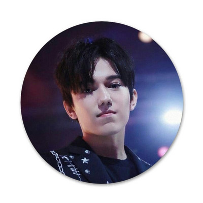 58 mm laulja Dimash Kudaibergen Ikoonid Pins Märgi kaunistus Prossid Metallist märgid seljakoti kaunistamiseks
