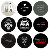 Upírske denníky Salvatore 1864 Ikony Špendlíky Odznak Dekorácia Brošne Kovové Odznaky na Oblečenie Dekorácia Batohu 58 mm