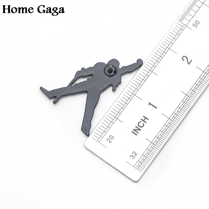 Homegaga Singer fans Funny Pins σακίδιο πλάτης καρφίτσες ρούχων για άντρες γυναικεία διακοσμητικά κονκάρδες μετάλλια καπέλων D1612