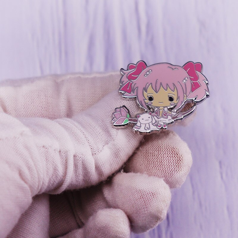 C1986 modne djevojke i mačke, slatke igle za revere Emajlirane značke za igle na ruksaku, značke s anime novogodišnjim poklonom, broševima, dodacima