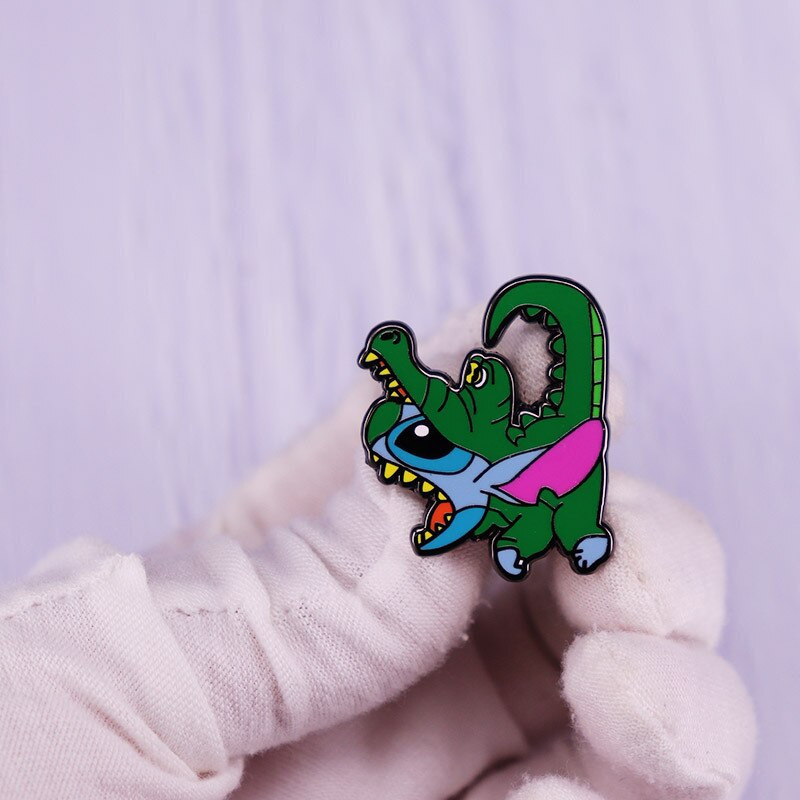 C2106 Crocodil albastru Ecusoane drăguțe pe rucsac Ace emailat Broșă pentru femei Broșe elegante pentru femei Ace de revere Bijuterii Moda