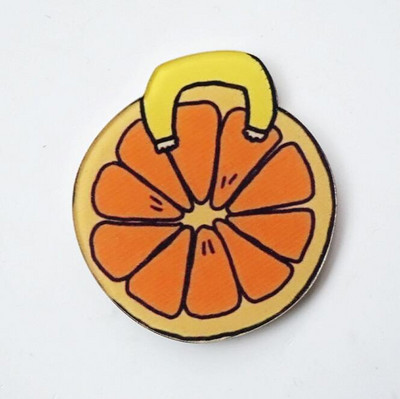 10 PC multifilmi kassi elevant maasikas pross akrüülist märgi ikoonid seljakotil nööpnõela märgi kaunistusmärgid rõivaste