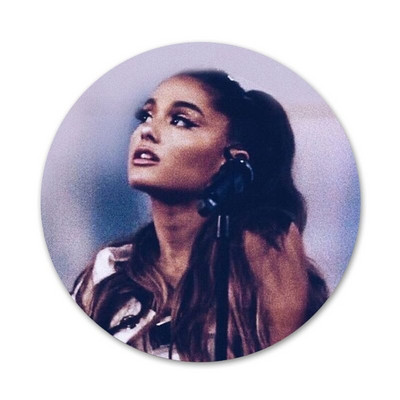 Ariana Grande POP dainininkės ženklelis sagės segtukas Priedai drabužiams Kuprinės papuošimo dovana