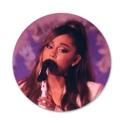 Ariana Grande POP dainininkės ženklelis sagės segtukas Priedai drabužiams Kuprinės papuošimo dovana
