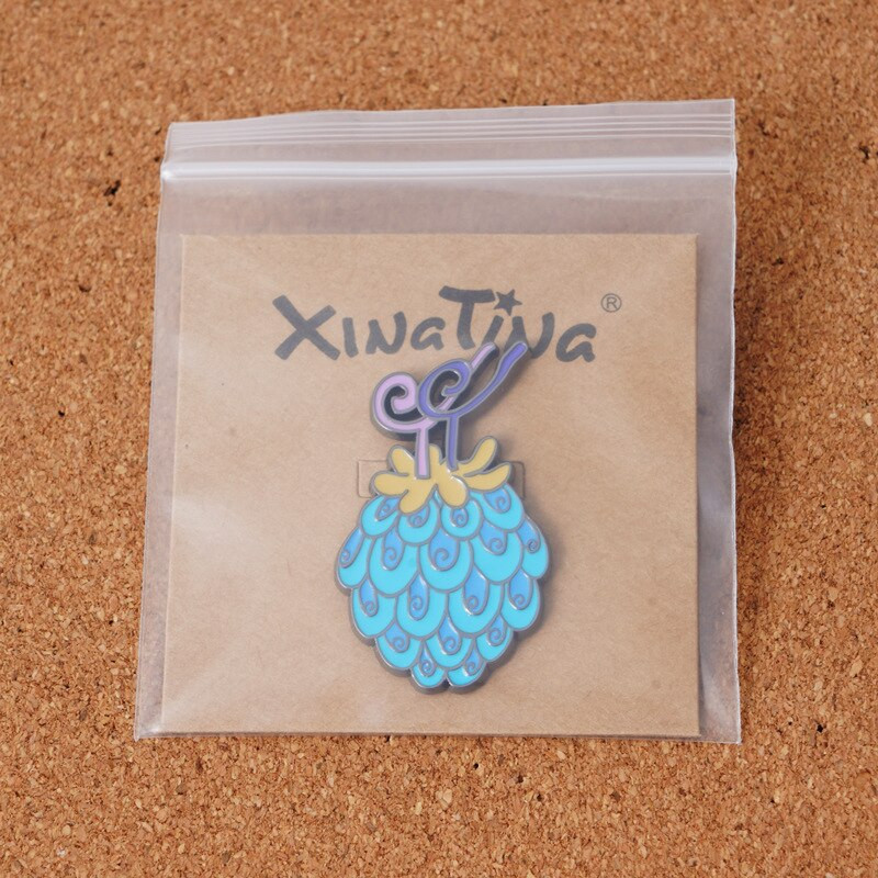 C3942 Anime emailiga nööpnõelad seljakottide jaoks Meeste naiste prossid riietel Portfell Märgid Ehted Aksessuaarid Kingitus