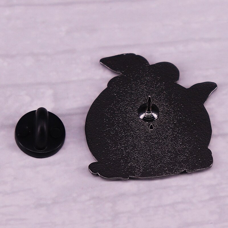 C1603 Armsad seenetüdruku märgid Anime nööpnõeltega seljakottide jaoks Pross riiete jaoks Emaili nööpnõelad seljakotil Manga prossid