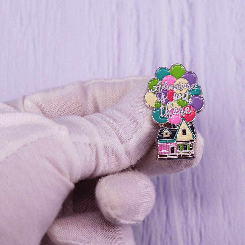 C1932 Castle Emajl Pin Anime igle za revere za ruksake Nova godina Slatke stvari Značke Ruksak Broš za odjeću Nakit