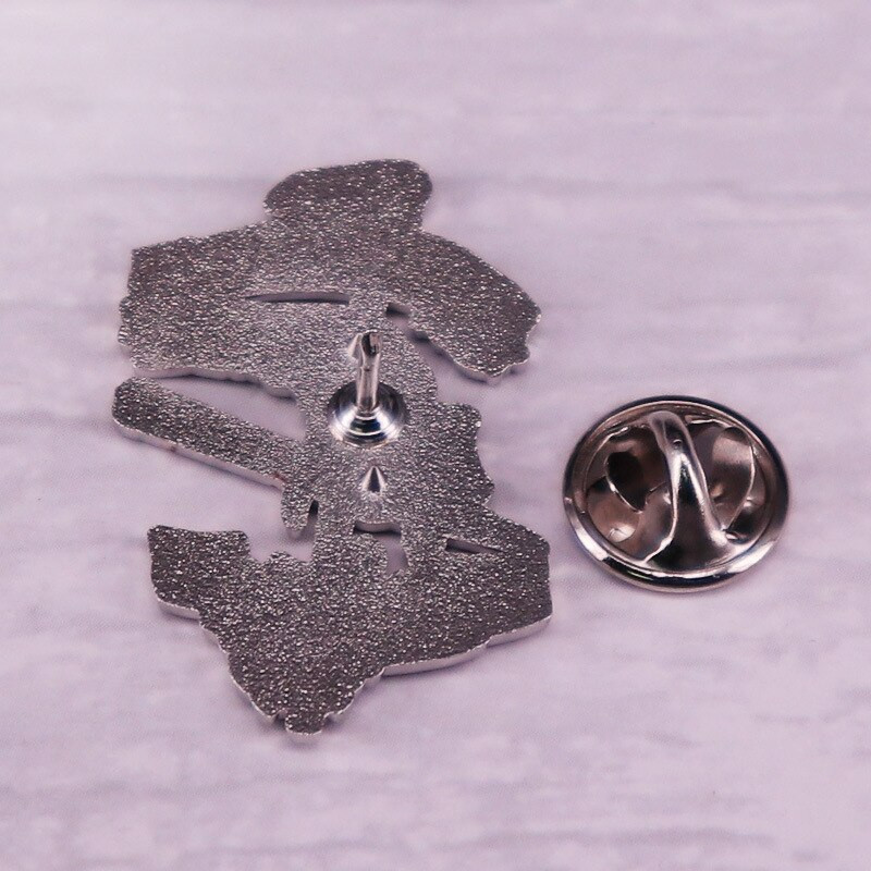 C1677 Crow Movie emailiga nööpnõel, märk Dekoratiivne riietus märk reväärinõelad pross Ehted portfell seljakoti tarvikud