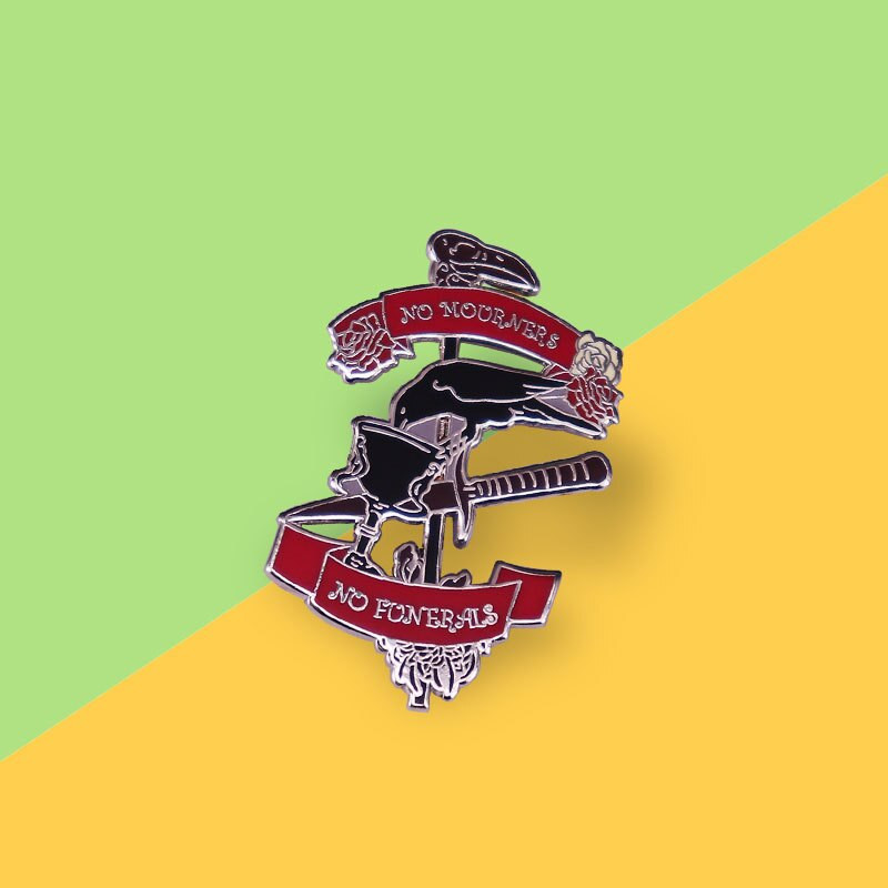 C1677 Crow Movie emailiga nööpnõel, märk Dekoratiivne riietus märk reväärinõelad pross Ehted portfell seljakoti tarvikud