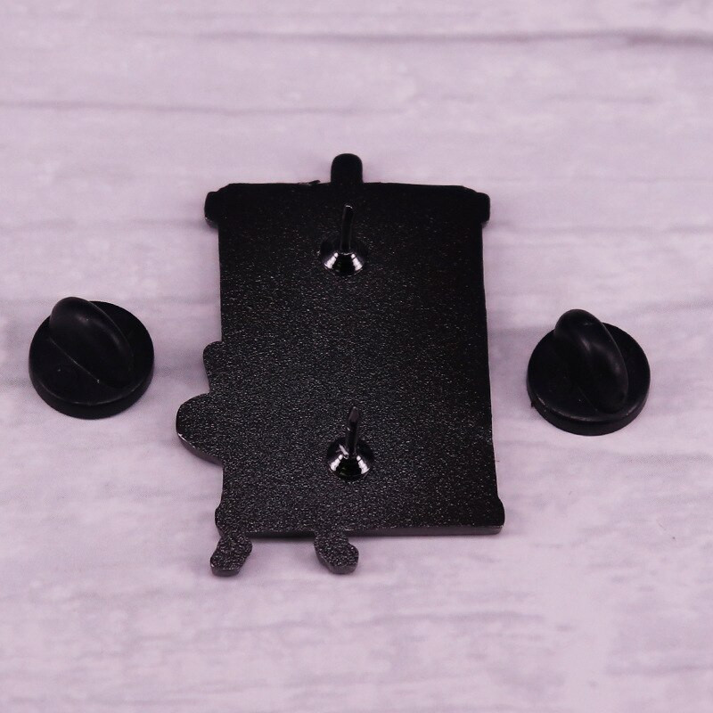 C2217 Vintage emajlirana igla Anime igle Značke na ruksaku Slatke stvari Dodaci za nakit Film Manga Poklon Broševi Značka za rever