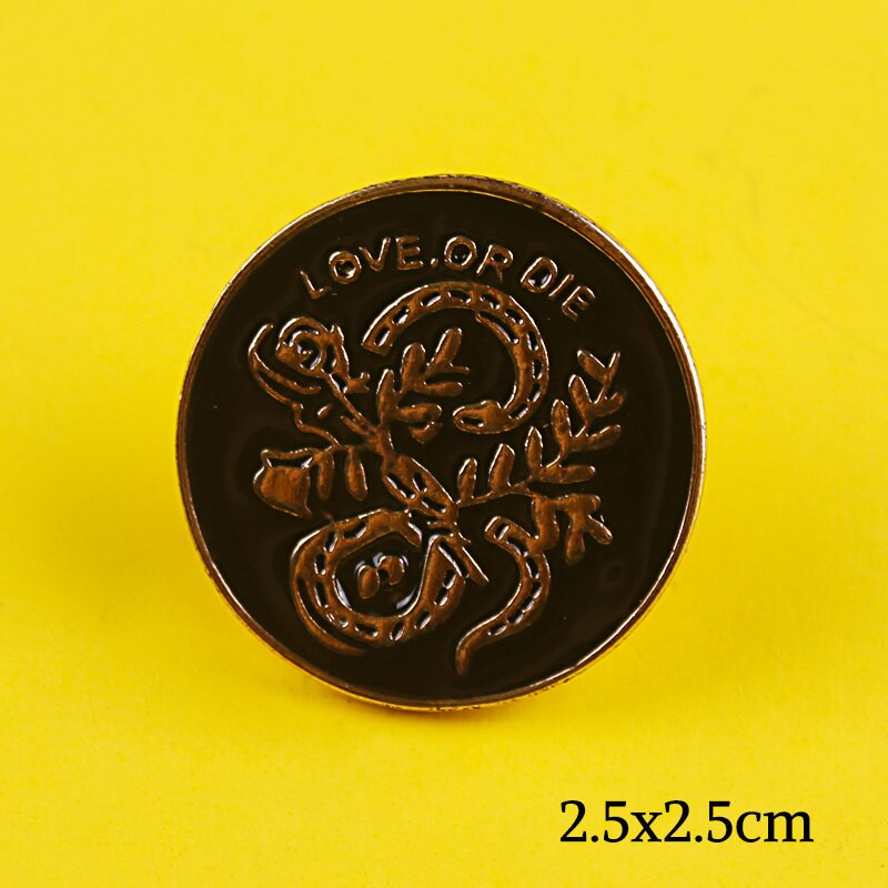 Punk Skull Pross Märgid seljakotil Märgid riiete jaoks Emaili nööpnõelad seljakottide jaoks Riided Revääri nööpnõel Märk Kingitus Aksessuaarid Dekoratsioon