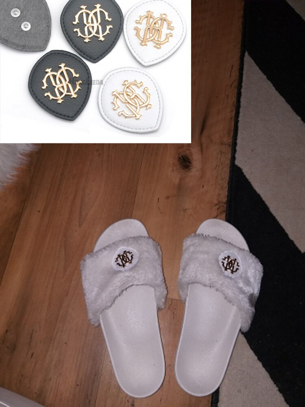 25tk/partii must/valge PU-nahast õmblemine rinnamärkidel Metallist logoga moesildid teksade/jaki jaoks PLB-001