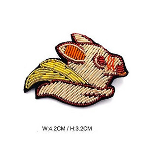 Uradi sam nove visokokvalitetne 3D ručno vezene bedževe, glava ptice, paunovo pero, aplikacija za narukvicu za kaput, broš na hlače