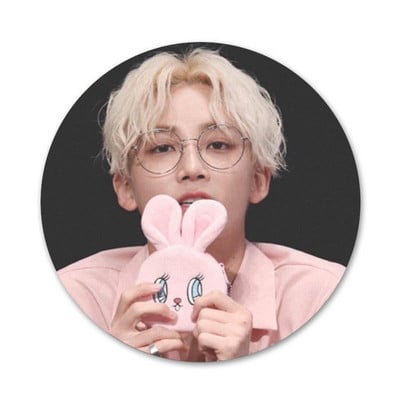 Sedemnásť jeonghan Odznak Brošňa Špendlíky Doplnky Na Oblečenie Batoh Dekorácia Darček 58mm