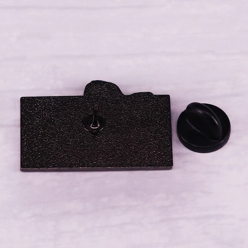 AD1868 Horror Mocie Face Emajl Pin Broš za igle za šešire Metalni ženski broševi na odjeći Značka Ruksak Značka Nakit Dodaci