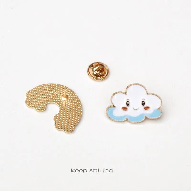Прекрасни значки Rainbow Cloud Brooch INS Tide Сладки японски персонализирани креативни анимационни игли Фиксирани дрехи Аксесоари за раница
