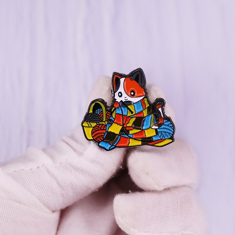 C2107 Kreativne mačje igle za revere Značke na ruksaku Emajlirana igla Ženski elegantni broševi Nakit Modni dodaci Pokloni