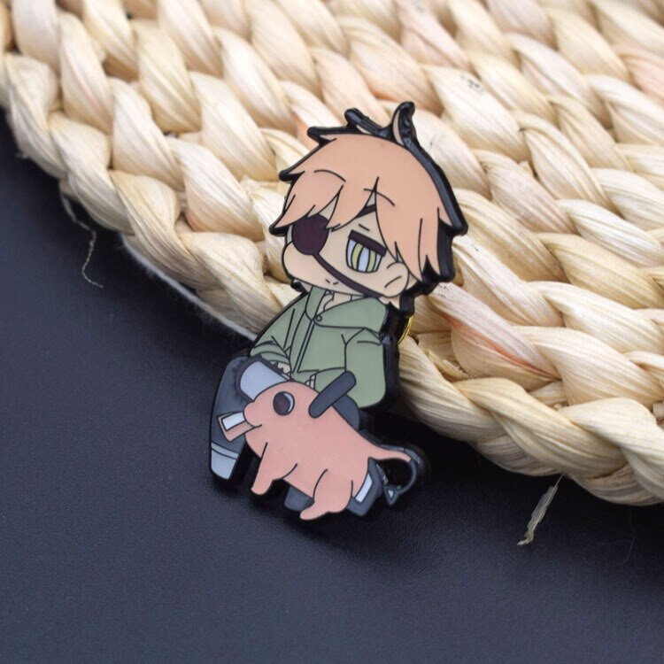 C3303 Igle za motornu pilu Broševi Igle Slatke stvari Emajlirane igle Značke na ruksaku Manga nakit Anime dodaci Pokloni za obožavatelje