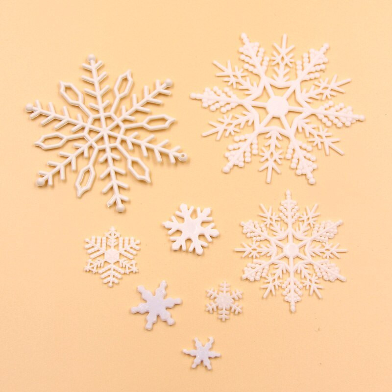 1 pakk plastikust lumehelbed Mitme tüüpi kunstlikud lumehelbed jõuludeks kodukaunistuseks Jõulupuu rippuvate ripatsite kaunistused