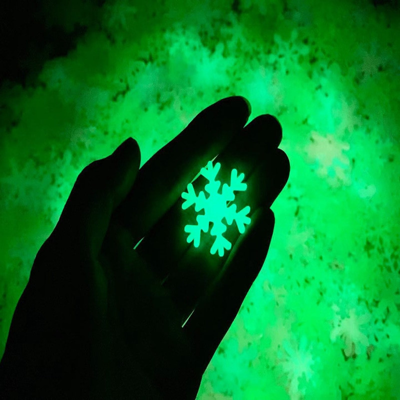50 ks Svietiace snehové vločky Nástenná nálepka Zimné Ľadové kráľovstvo Party DIY Ozdoby Vianočné dekorácie pre domácnosť Navidad Falošný sneh Dekorácia