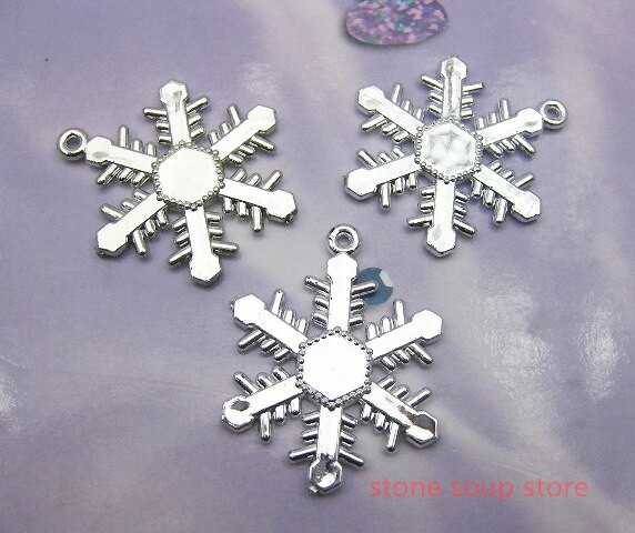 24 τμχ Πλαστικές νιφάδες χιονιού Χριστουγεννιάτικο μενταγιόν Διακοσμητικό χειροτεχνία Diy αξεσουάρ Χρυσό Ασημί Λευκό Snowflake 3,8cm