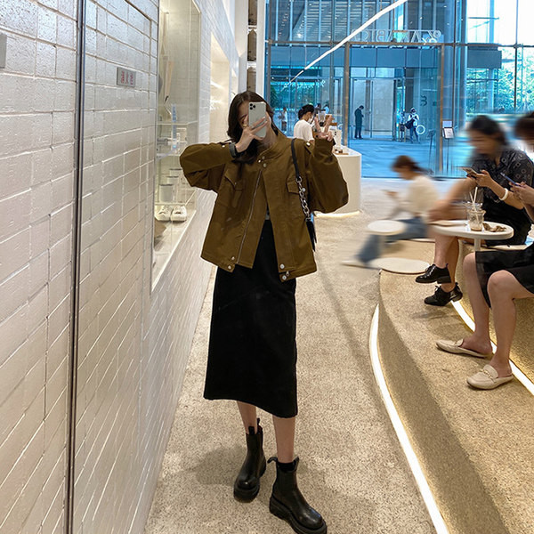 Дамска пола за бременни със средна дължина и цепка 