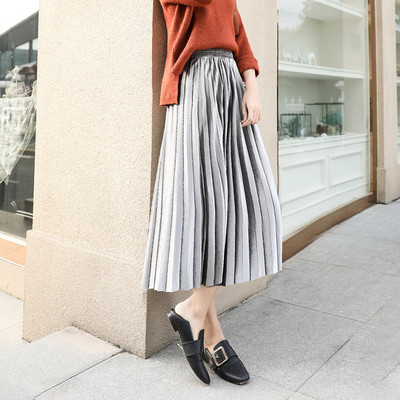 Keturių spalvų moteriškas sijonas nėštukėms