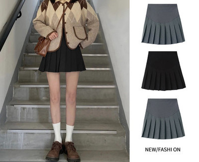 Stylish pleated mini skirt for pregnant women