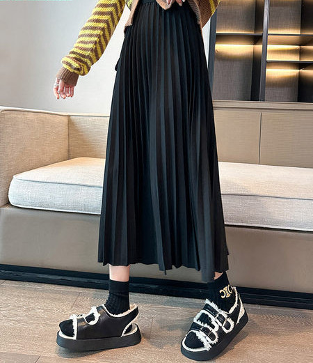 Зимна плисирана пола със средна дължина