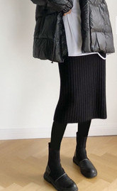 Зимна дамска пола за бременни със средна дължина