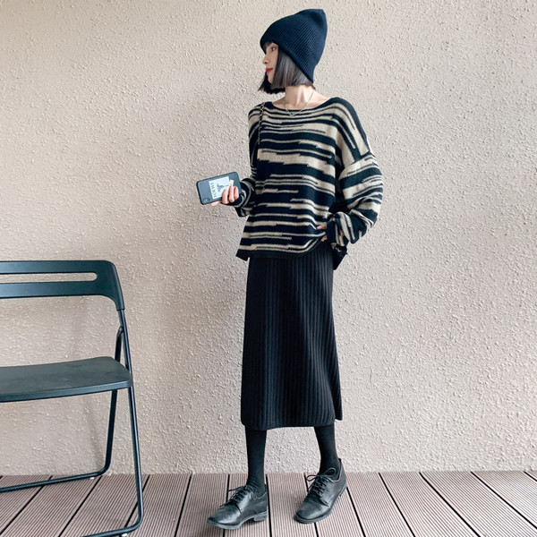 Дамска ежедневна пола с широк колан 